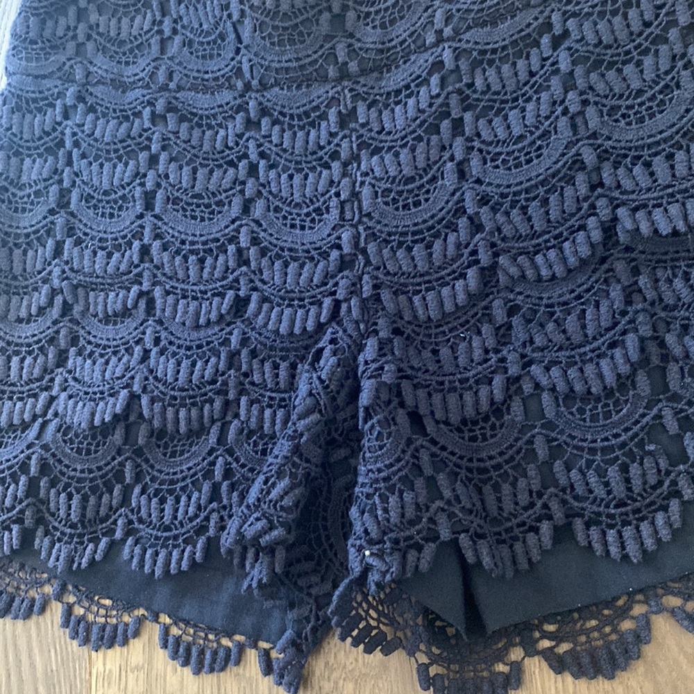 5/$10 Loft Riviera short in navy women’s size 00 - Picture 2 of 9
